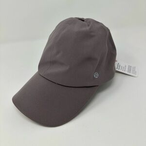 Lululemon dusty lavender run hat. One size. NWT.